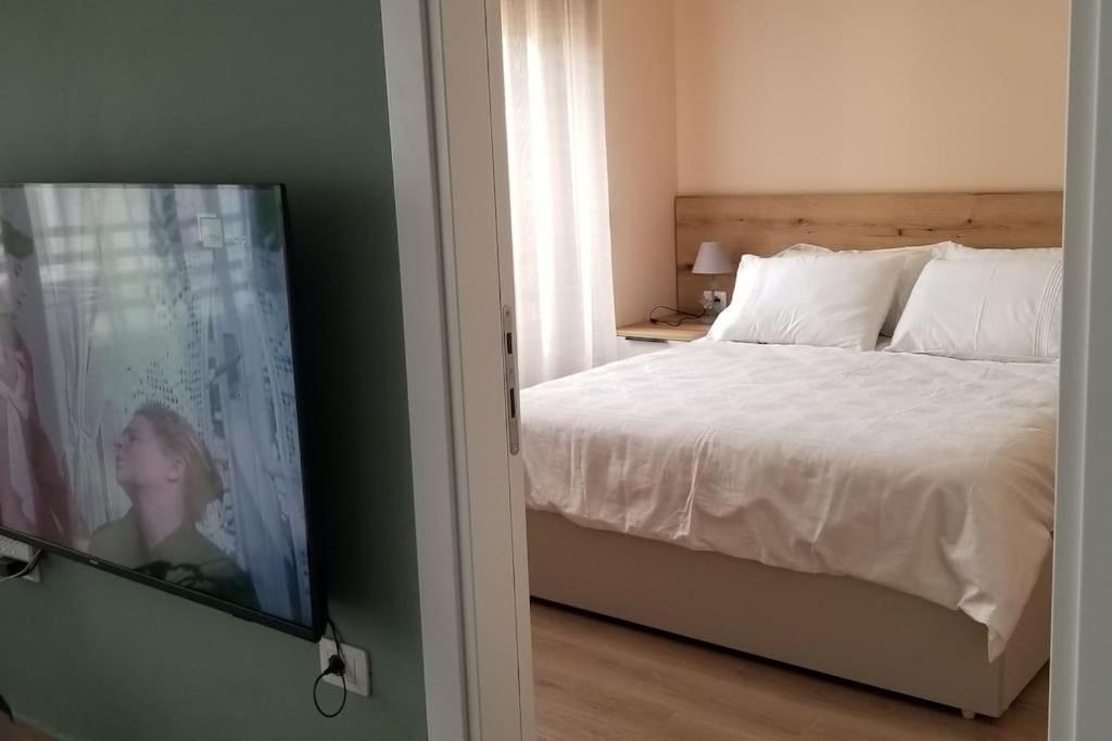 Flower Apartment ติรานา ภายนอก รูปภาพ