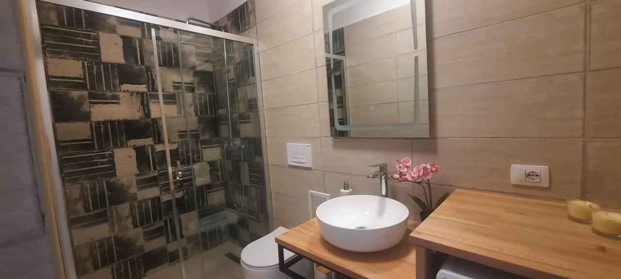Flower Apartment ติรานา ภายนอก รูปภาพ