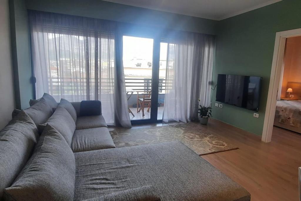 Flower Apartment ติรานา ภายนอก รูปภาพ